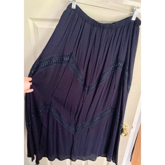 Solitaire Navy Blue Maxi Skirt Crochet & Tassel Details Size XL NEW - Picture 5 of 13